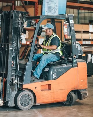 Top 10 Reasons Why Buying a Forklift Online is a Smart Decision with Patriot Forklifts
